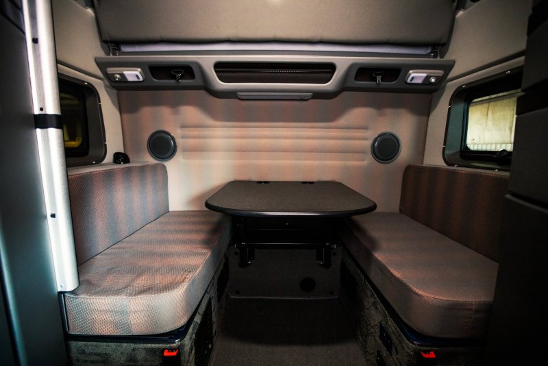Volvo VNL 860 салон