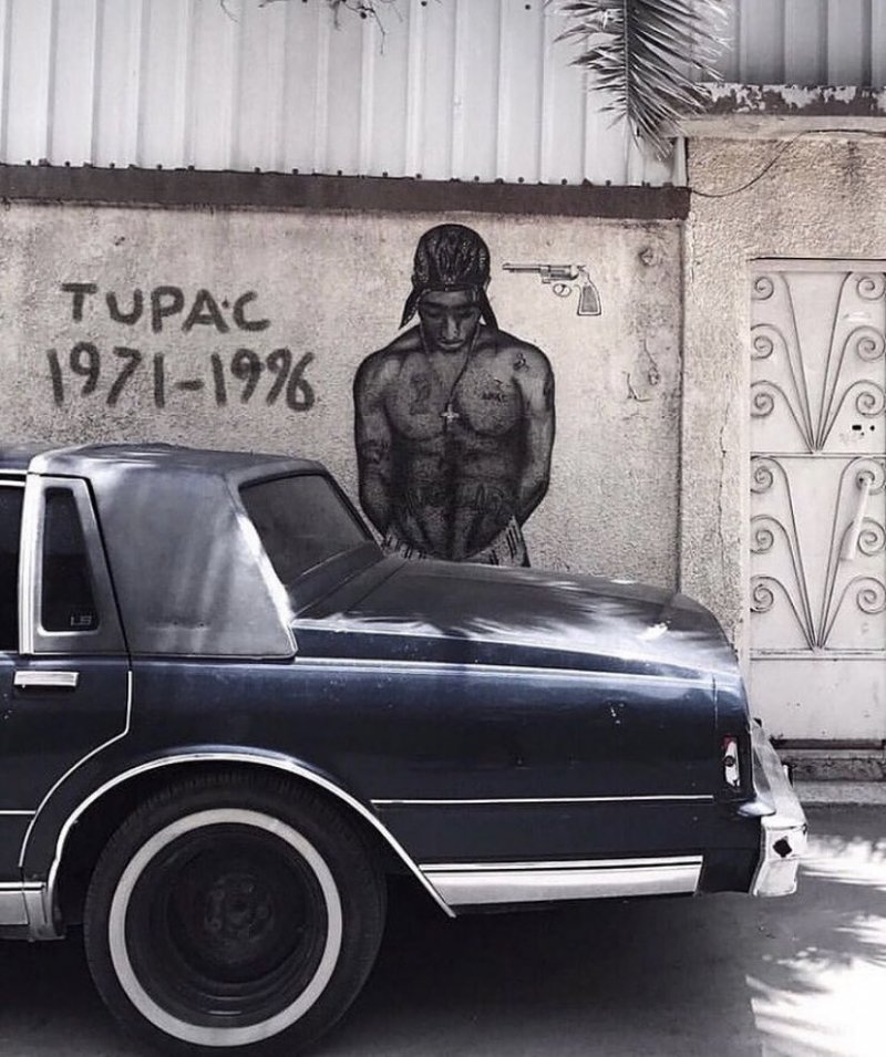 Тупак граффити в гетто