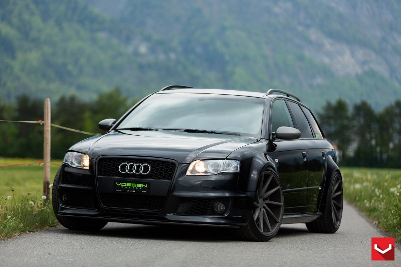 Audi rs4 черная