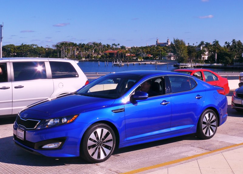 Kia Cerato 3 синяя
