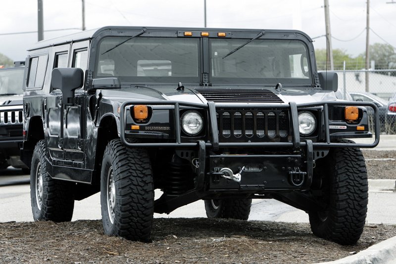 Машина Hummer h1