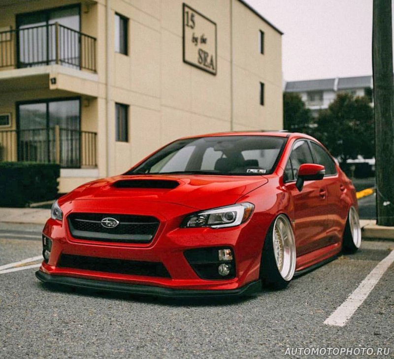 Subaru WRX STI 2014 красная