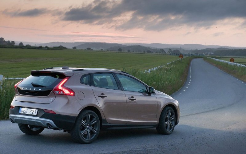 Volvo v40 Cross Country 2015