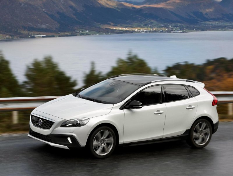 Вольво v40 Cross Country 2020