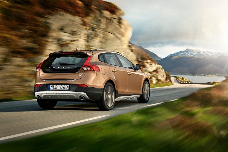Volvo v40 Cross Country 2014