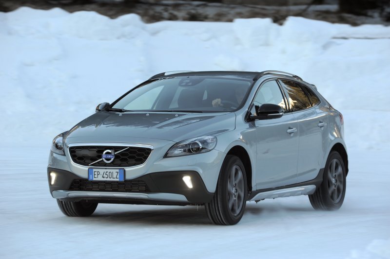 Volvo v40 Cross Country 2014