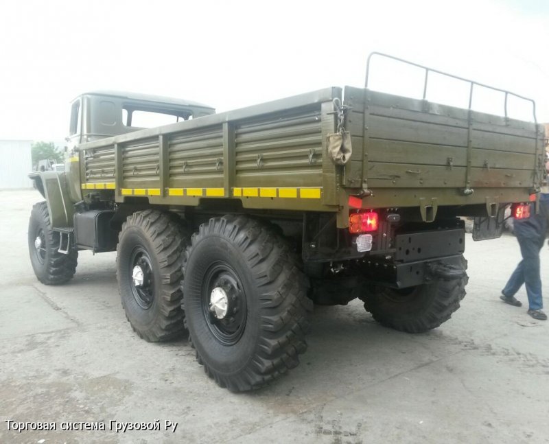 Урал-4320 грузовой автомобиль с удлиненной платформой