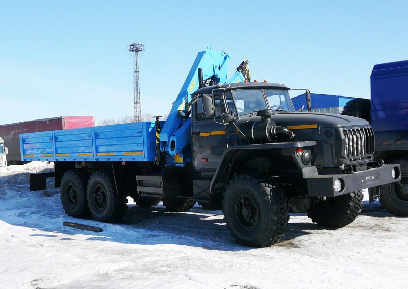 Урал 6х6 грузовой бортовой