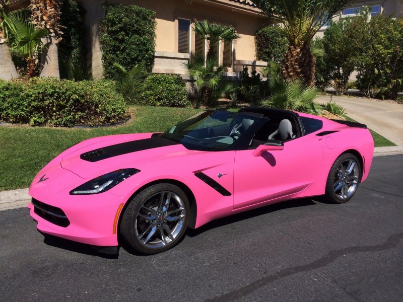 Chevrolet Corvette розовый