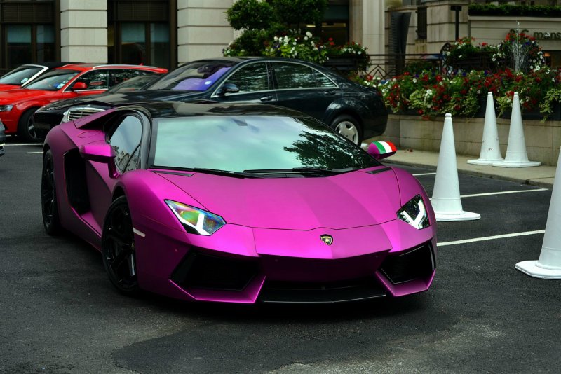 Lamborghini авентадор розовый