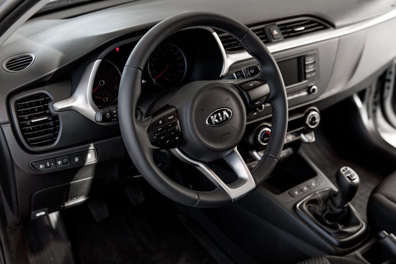 Kia Rio x-line салон комфорт
