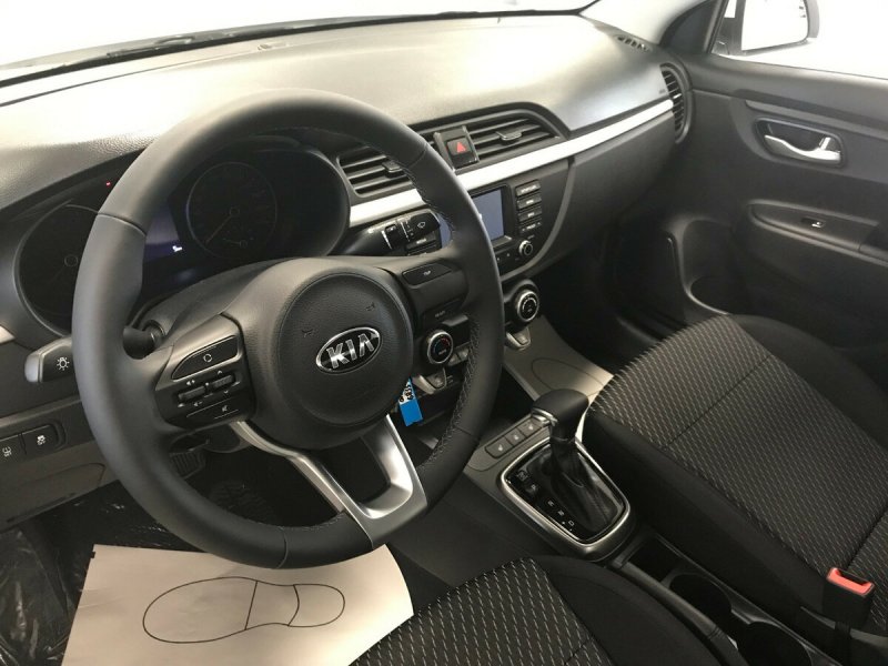Kia Rio x-line 2020 салон