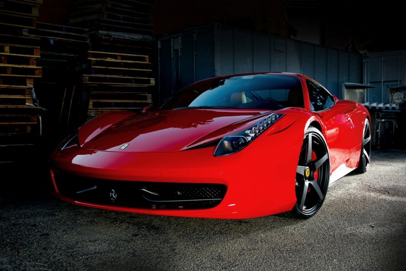 Суперкара Ferrari 458 Italia