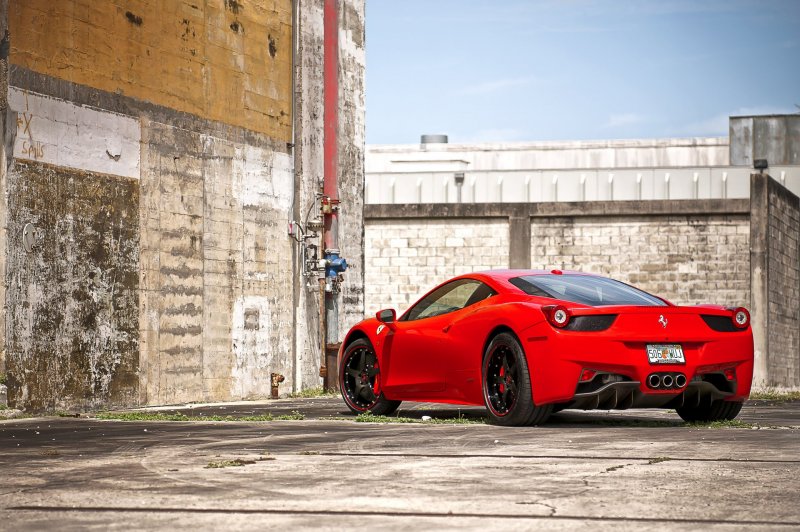 Феррари Италия 458 черная