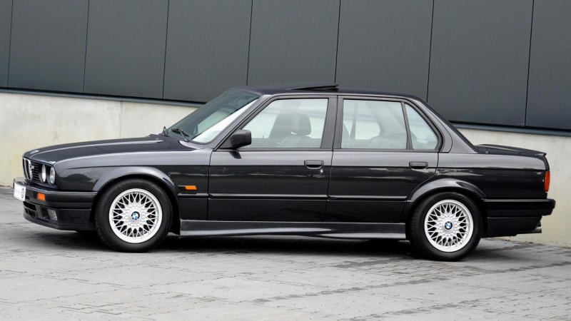 BMW е30 седан