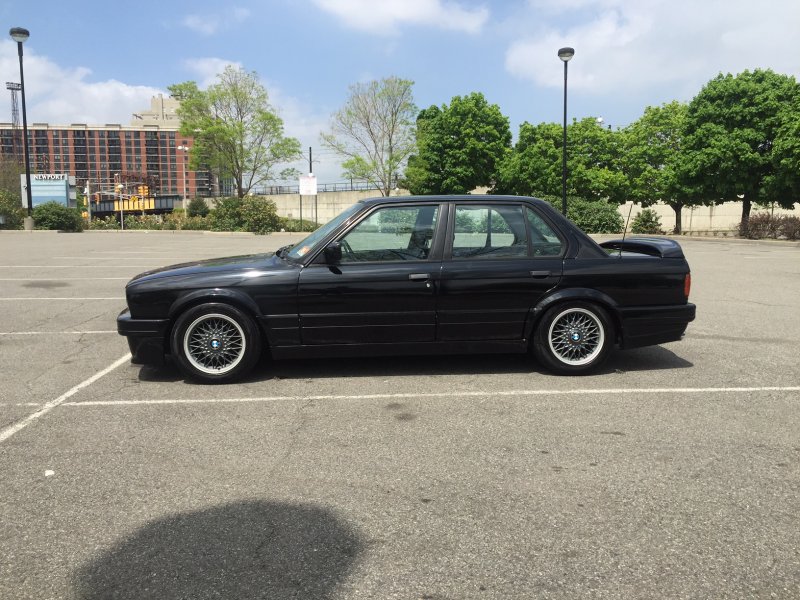 BMW e30 седан