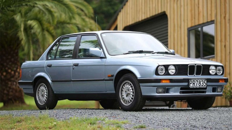 BMW e30 седан
