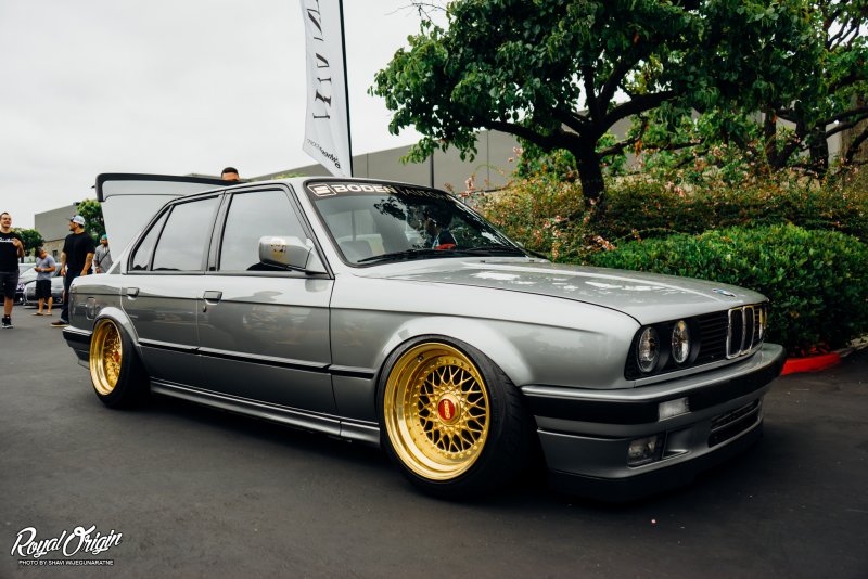 BMW e30 седан stance