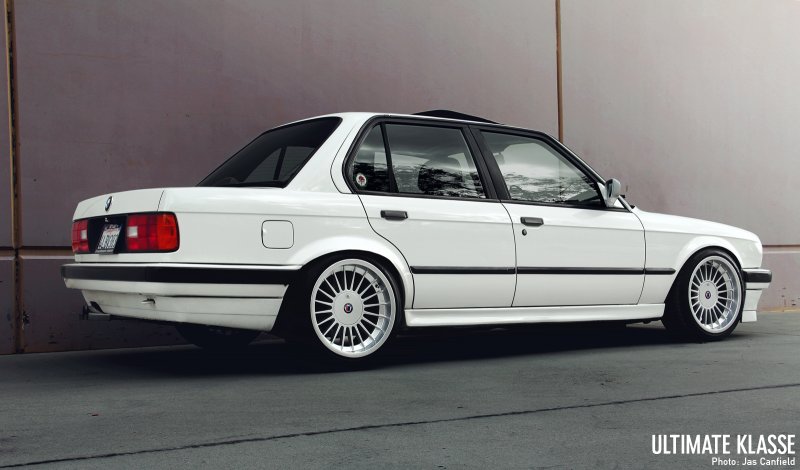 BMW e30 Side