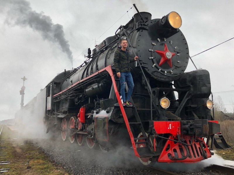 Паровоз л 3242