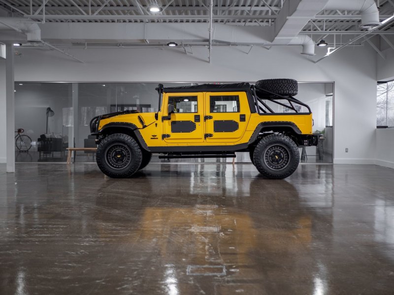 Hummer h1 Yellow