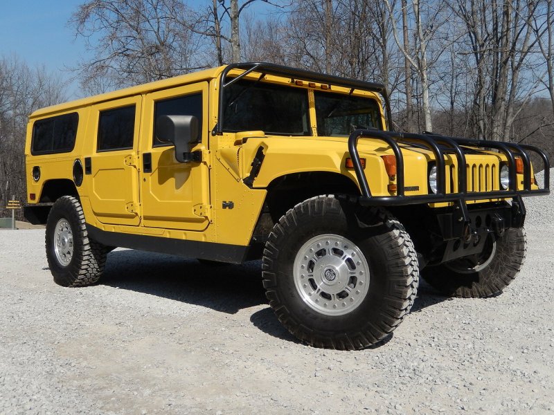 Hummer h1 Yellow