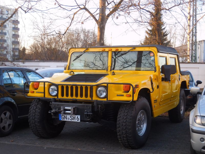 Жёлтый Hummer h1 Gyu