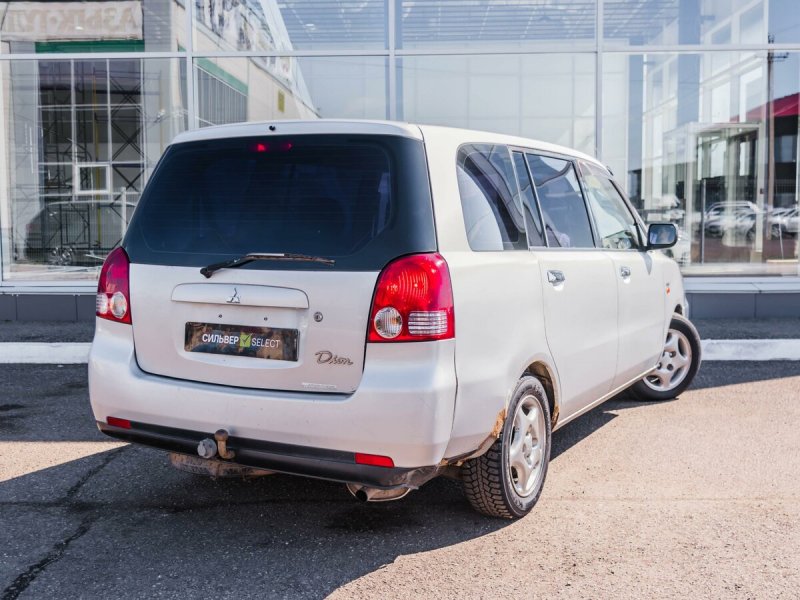 Mitsubishi Dion 2000 габариты