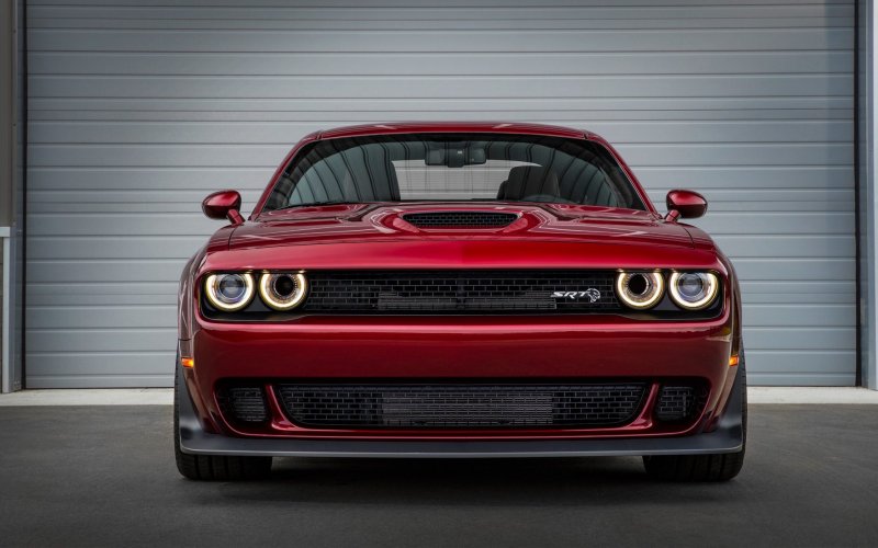 Dodge Challenger srt Hellcat