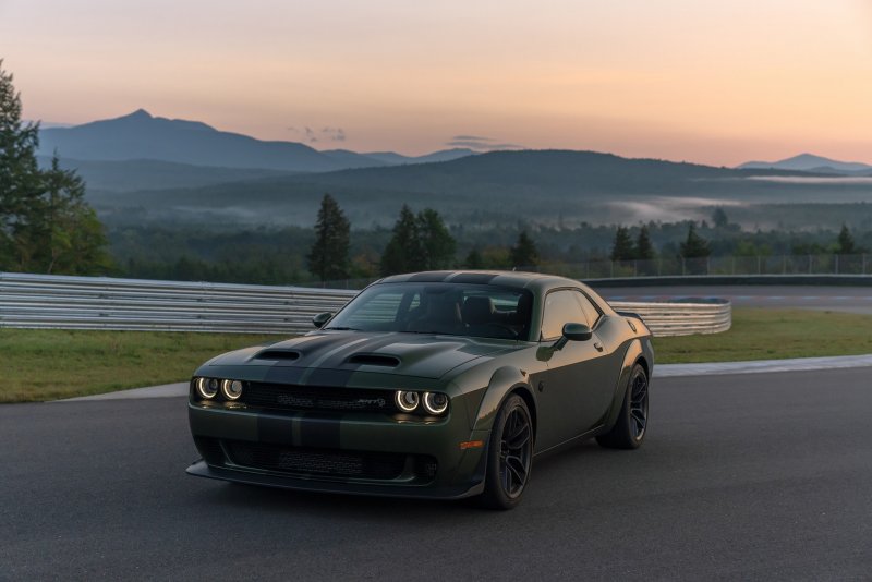 Додж Hellcat Challenger