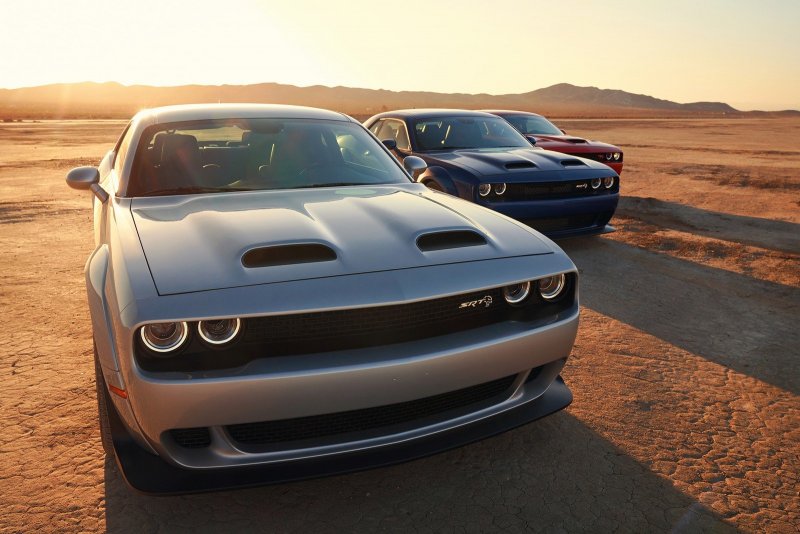 Dodge Challenger srt Hellcat 4k