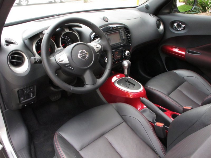 Nissan Juke 2010 салон