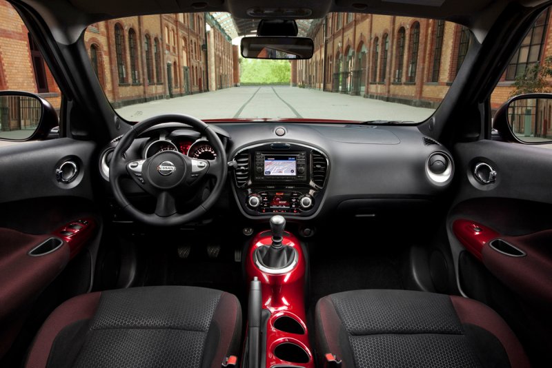 Nissan Juke 2010 салон
