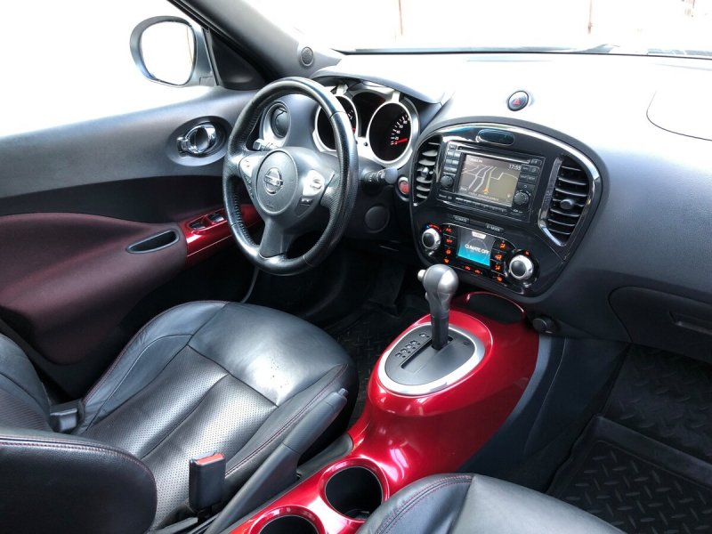 Nissan Juke inside 2012