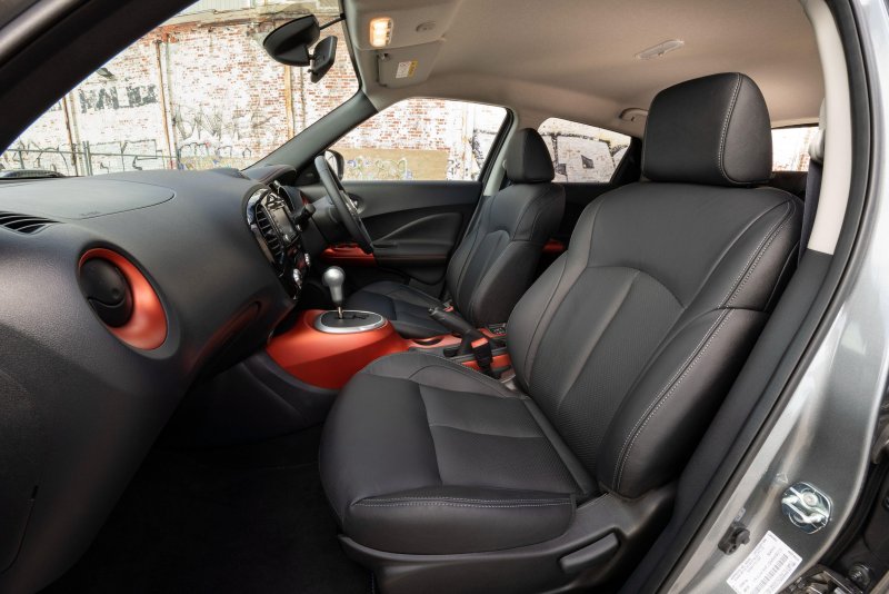 Nissan Juke салон сзади
