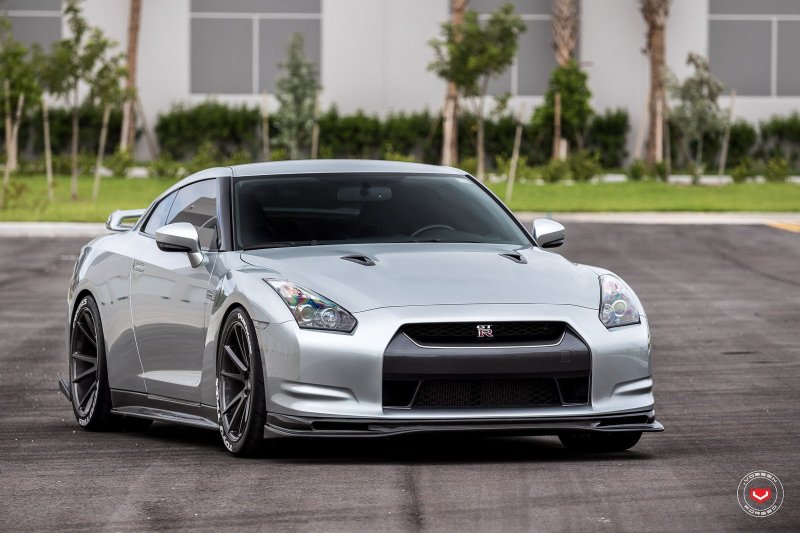 Nissan Skyline 35