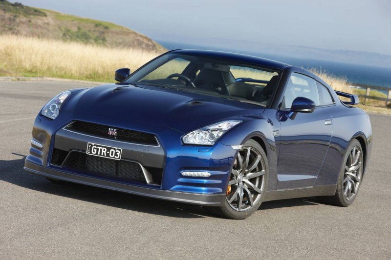 Nissan gt-r r35 (2007)
