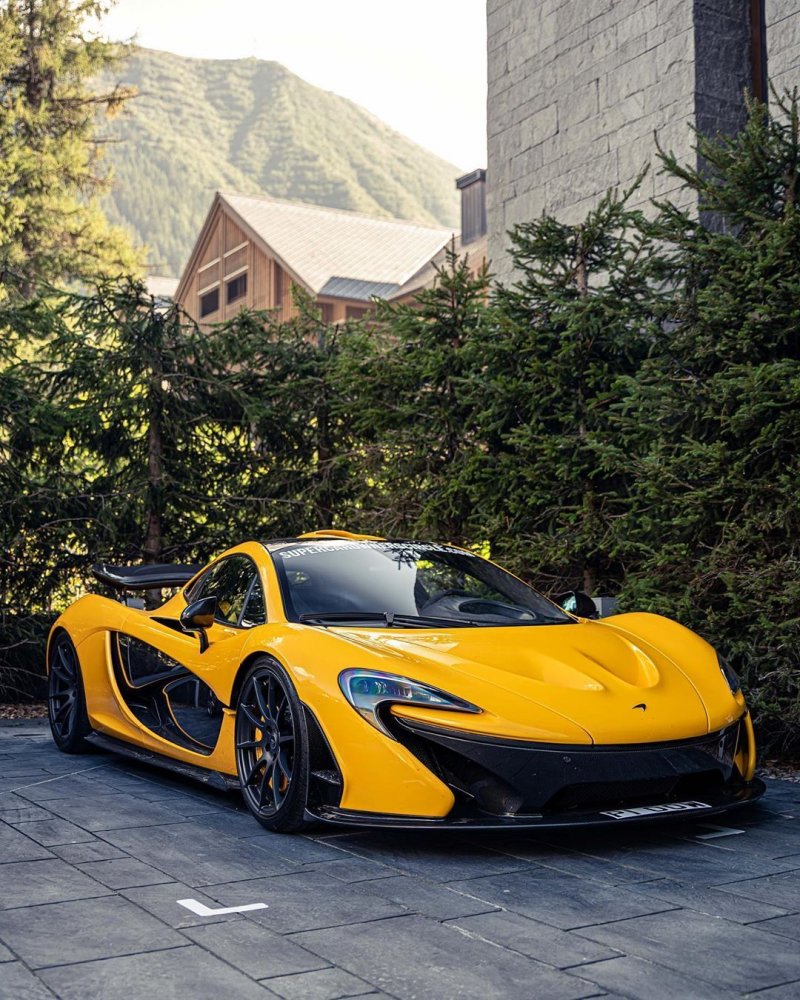 Машина MCLAREN p1