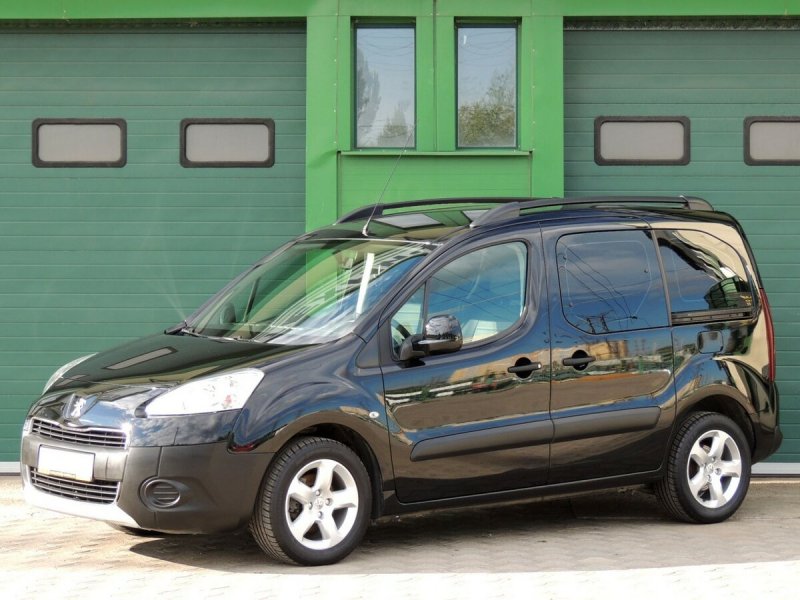 Peugeot partner II салон