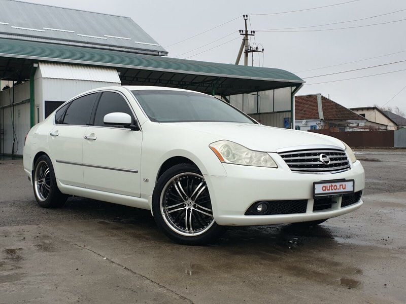 Nissan Fuga 2005