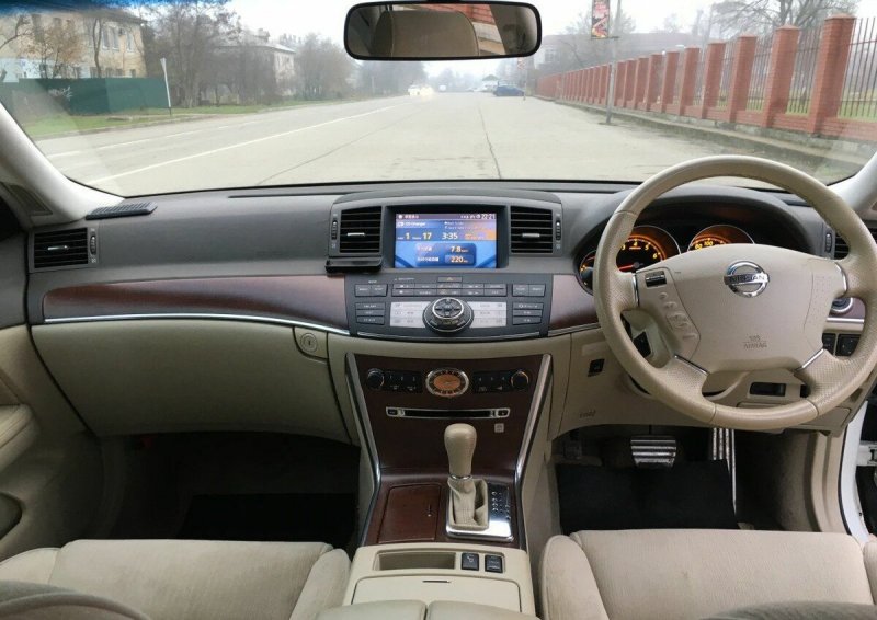 Nissan Fuga 2004