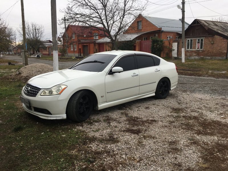 Nissan Fuga 2005