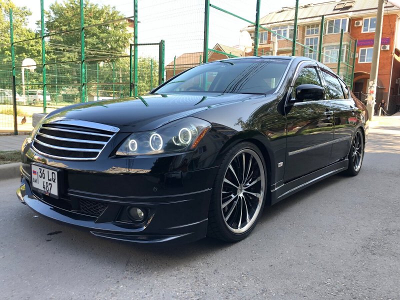 Nissan Fuga 2004