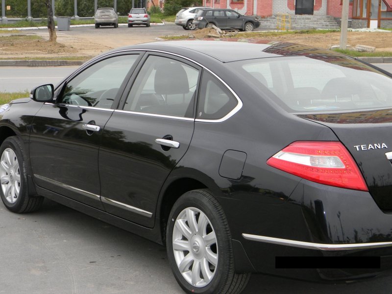 Nissan Teana черная