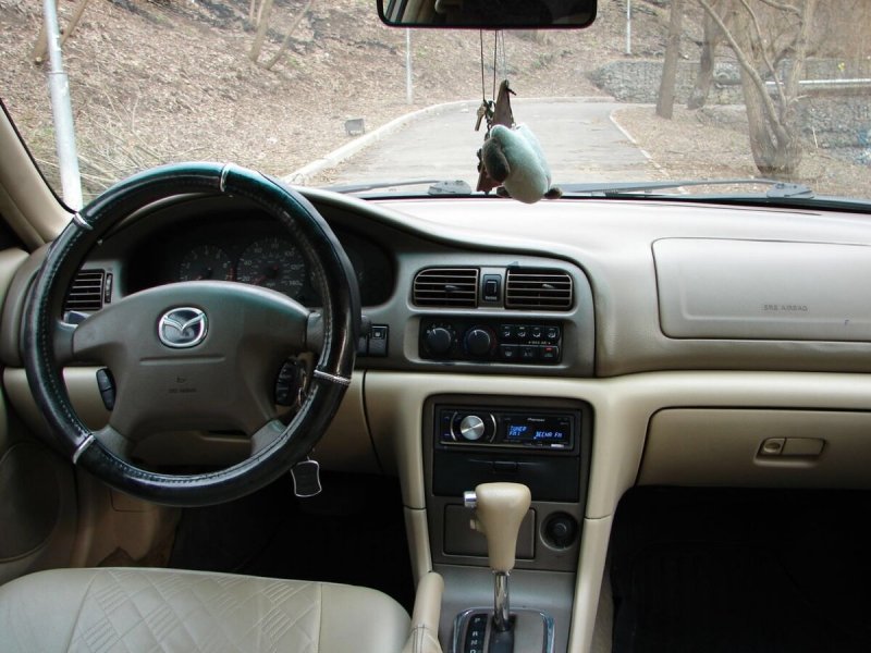 Mazda 626 gf салон