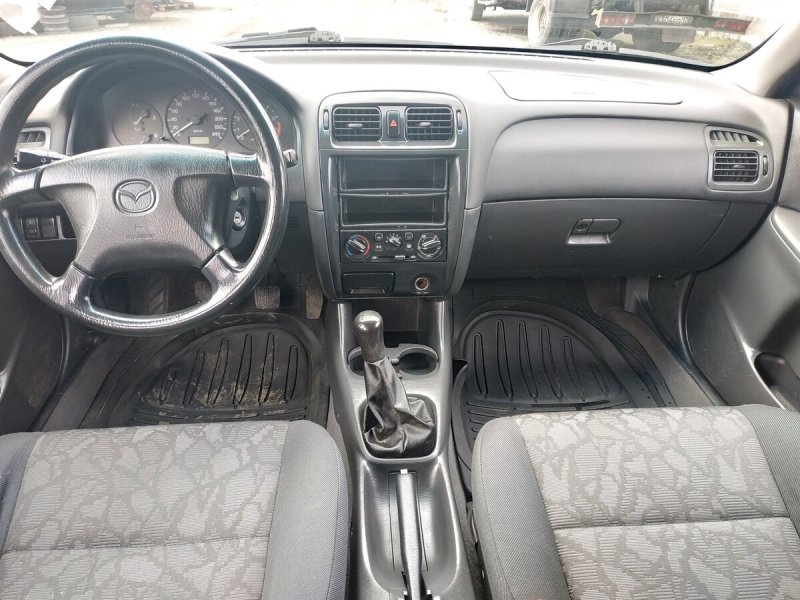 Mazda 626 gf салон