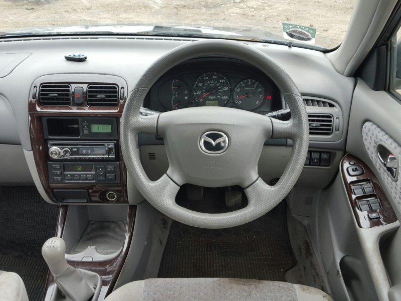 Mazda 626 v gf салон
