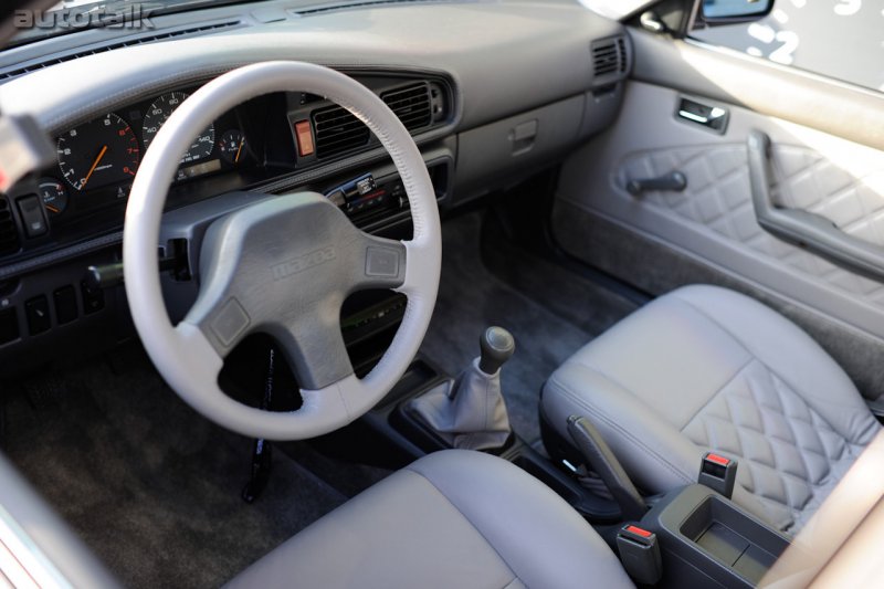 Mazda 626 GD салон