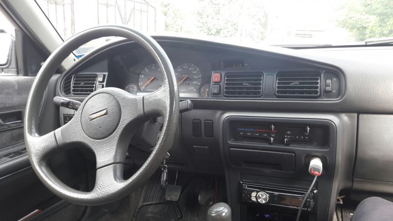 Mazda 626 1990 2.2 салон