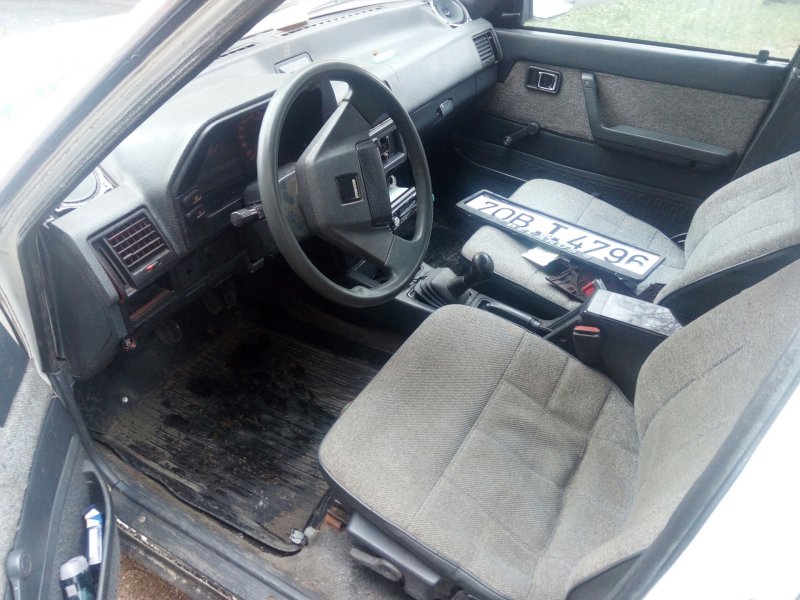 Mazda 626 GC салон